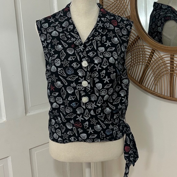 Modcloth Tops - ModCloth Seashell Print Wrap Top XL Black Linen Coastal Resort Whimsical Retro
